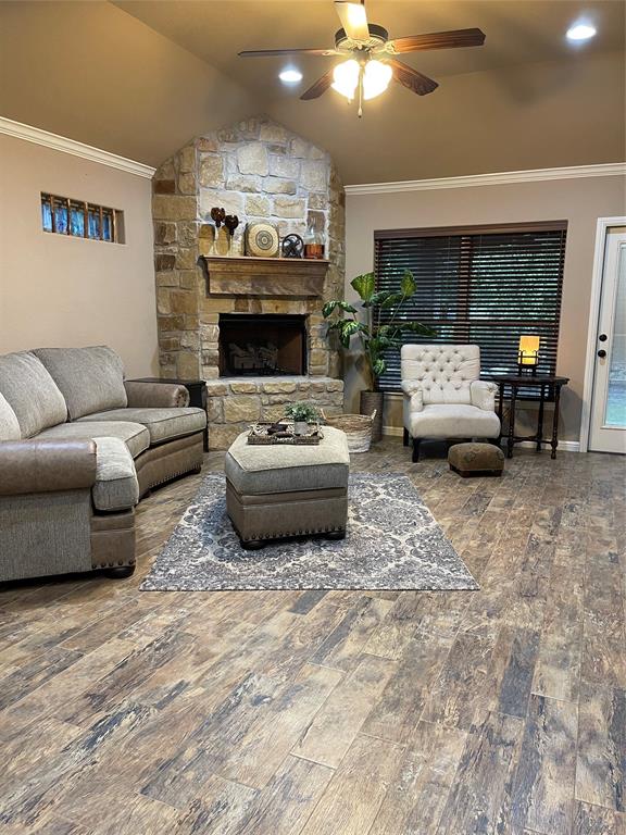 1407 Lauren Ln, Granbury, TX 76048 photo