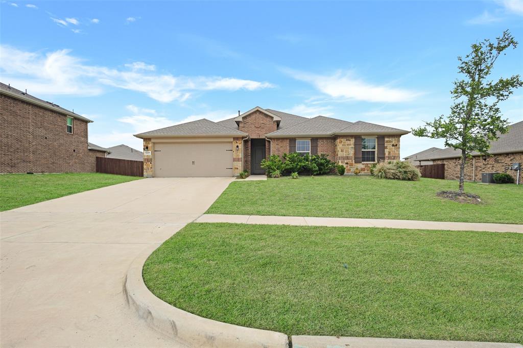 1221 Rolling Meadows Dr, Cedar Hill, TX 75104