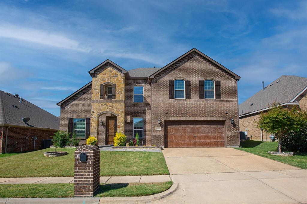 1002 Nail Ln, Euless, TX 76040