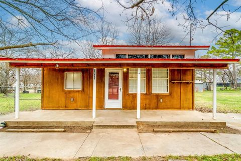 Single Family Residence in Azle TX 7046 Camp Street.jpg