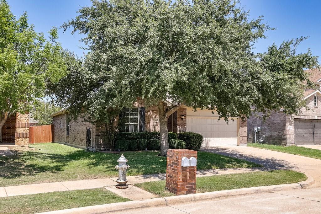 807 Bastrop Dr, Arlington, TX 76002 photo