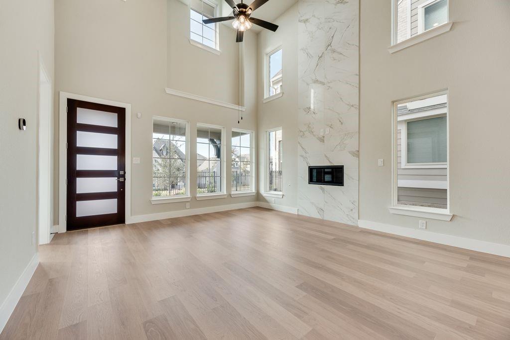 1525 Euclid Aly, Corinth, TX 76208