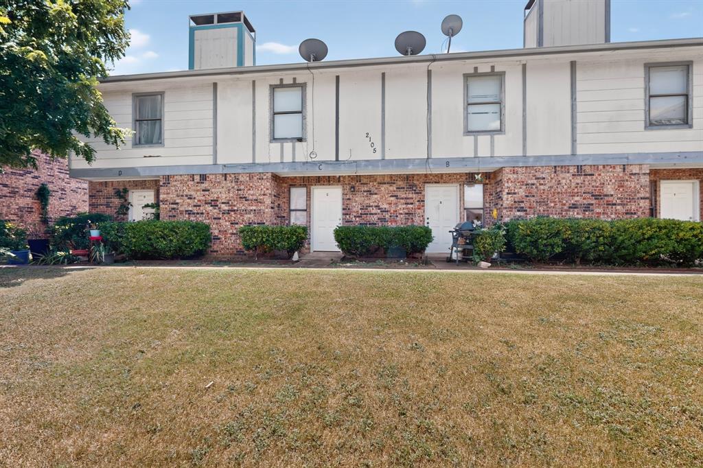 2105 Walnut St, Garland, TX 75042