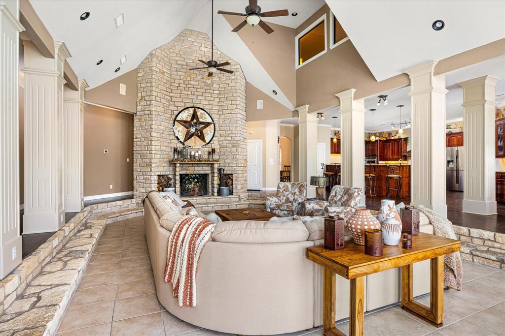 6410 Westover Dr, Granbury, TX 76049 photo