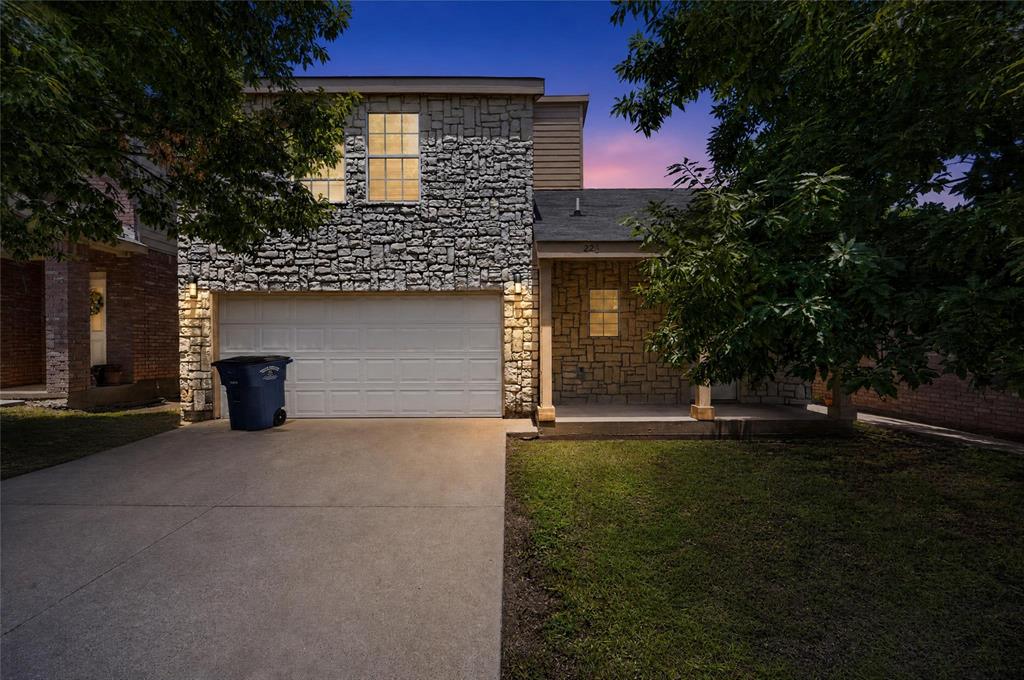 226 Cliff Heights Cir, Dallas, TX 75241 photo