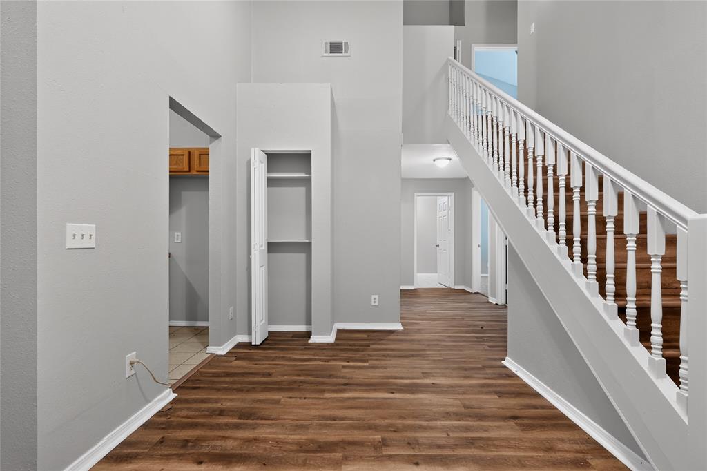 226 Cliff Heights Cir, Dallas, TX 75241 photo