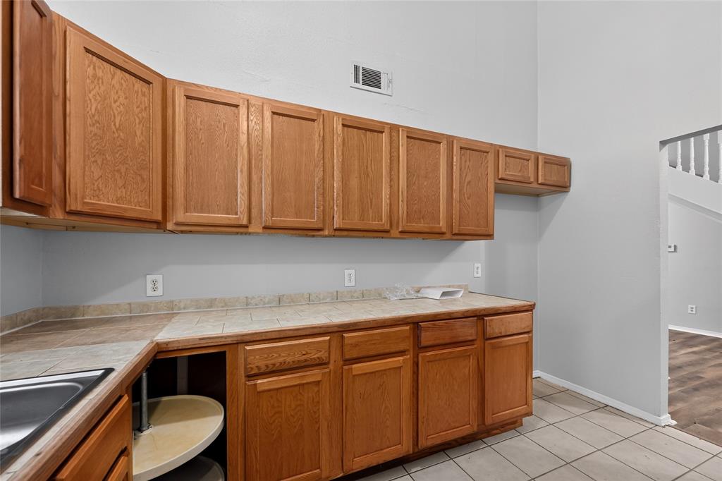 226 Cliff Heights Cir, Dallas, TX 75241 photo