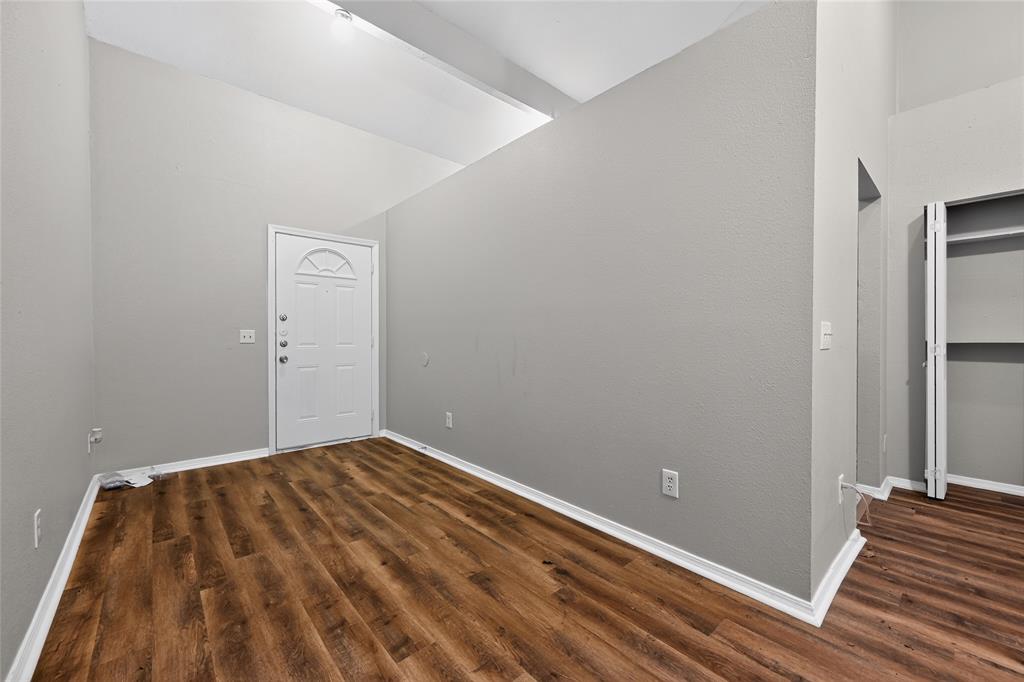 226 Cliff Heights Cir, Dallas, TX 75241 photo