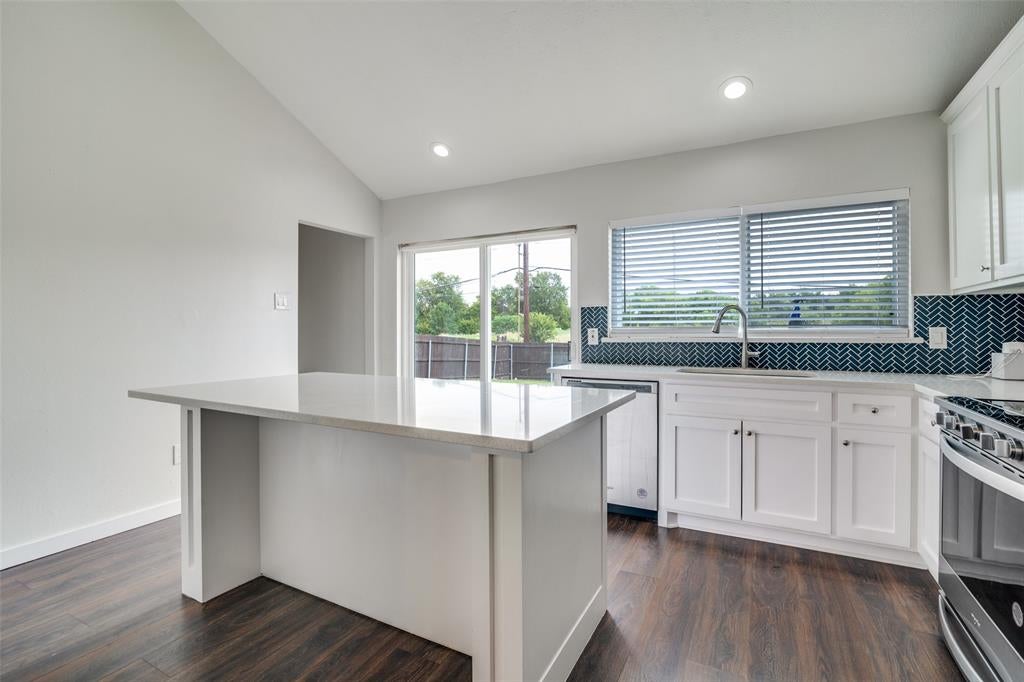 2405 Whippoorwill Dr, Mesquite, TX 75149 photo