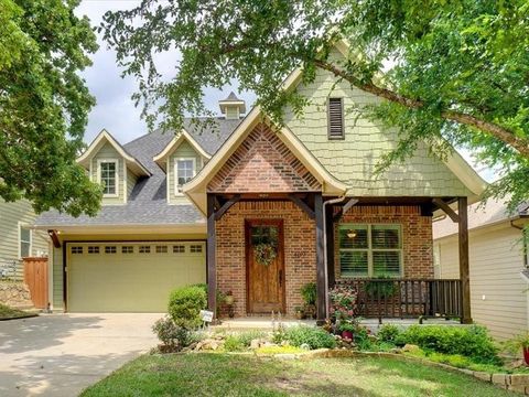Single Family Residence in Argyle TX 409 Dallas Street.jpg
