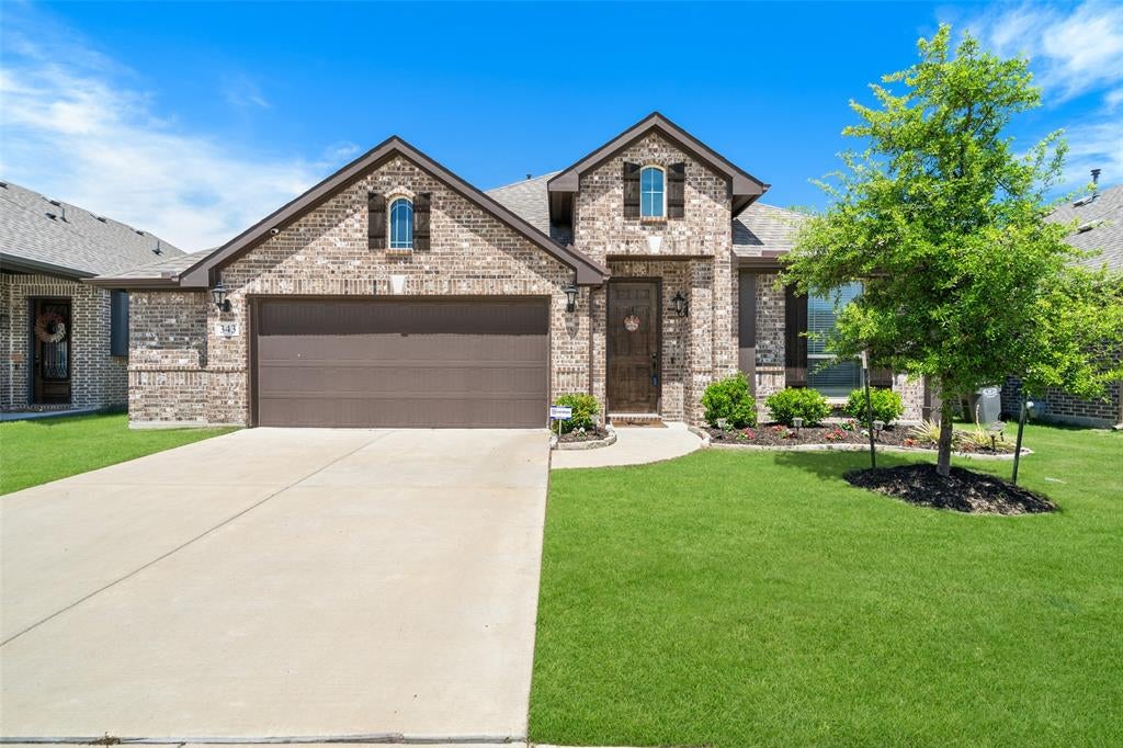343 Winterwood Dr, Lavon, TX 75166