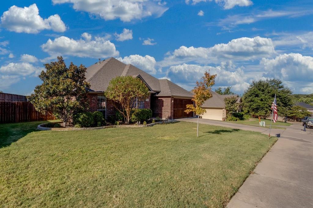 315 Castle Hill Dr, Burleson, TX 76028 photo