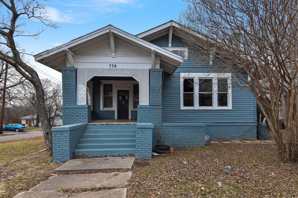 738 1 St, Paris, TX 75460