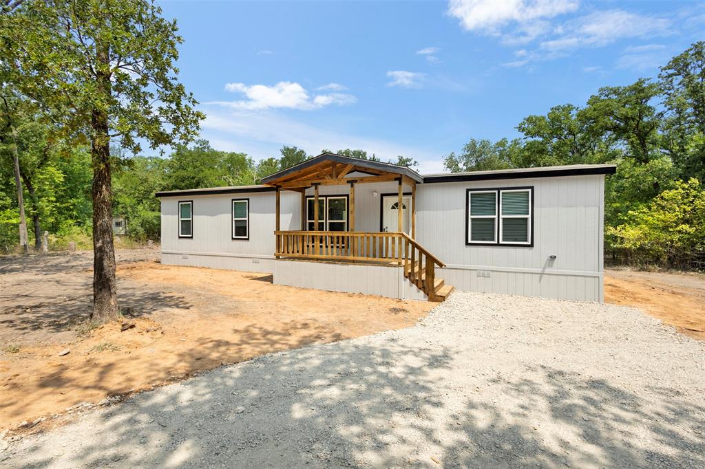 1494 Lynock Ln, Azle, TX 76020