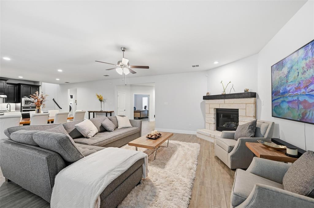 813 Comal Dr, Mansfield, TX 76063 photo