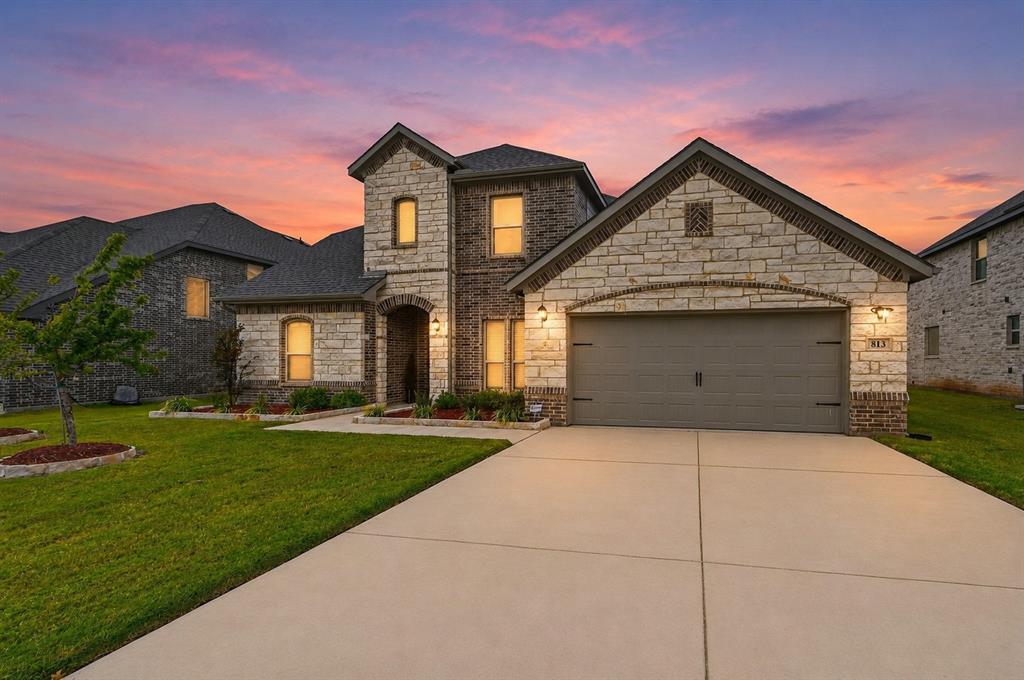 813 Comal Dr, Mansfield, TX 76063