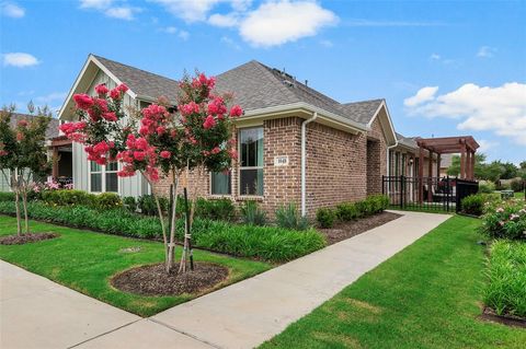 Townhouse in Argyle TX 1048 3rd Street 1.jpg