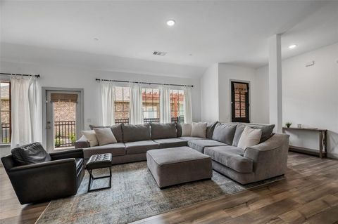 Townhouse in Argyle TX 1048 3rd Street 4.jpg