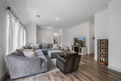 Townhouse in Argyle TX 1048 3rd Street 5.jpg