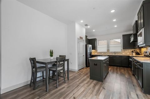Townhouse in Argyle TX 1048 3rd Street 6.jpg