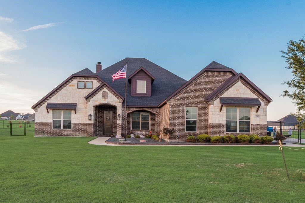 252 Agua Linda Dr, Godley, TX 76044