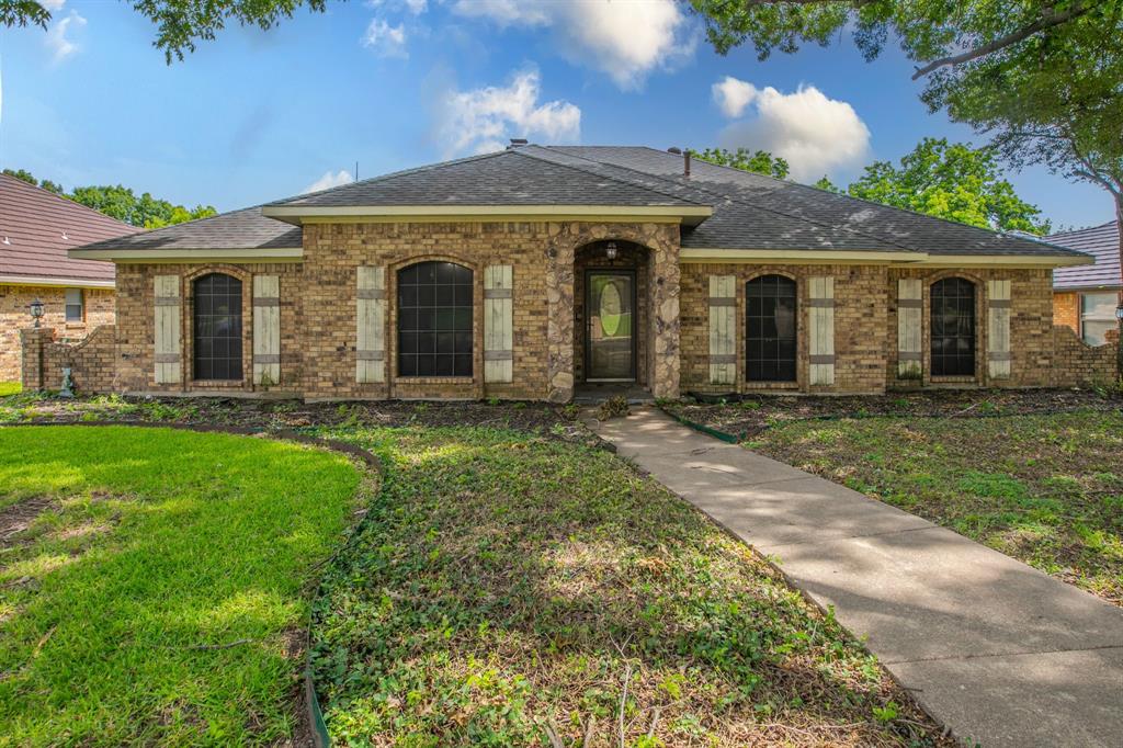 3302 Oxford Dr, Rowlett, TX 75088