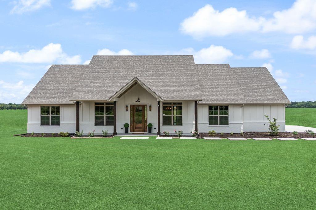 594 Sedalia Rd, Van Alstyne, TX 75495