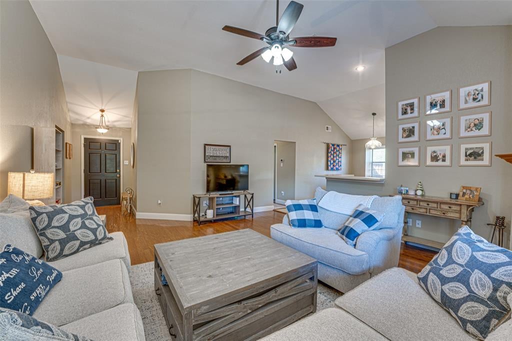 2301 University Dr, Rowlett, TX 75088 photo
