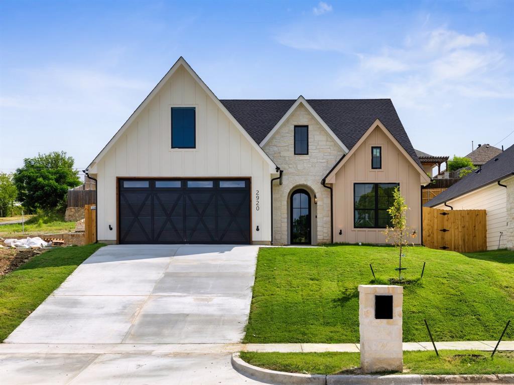 2920 20 St, Fort Worth, TX 76106