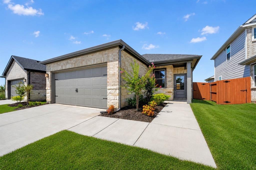 3516 Hank Dr, Eastland, TX 75126