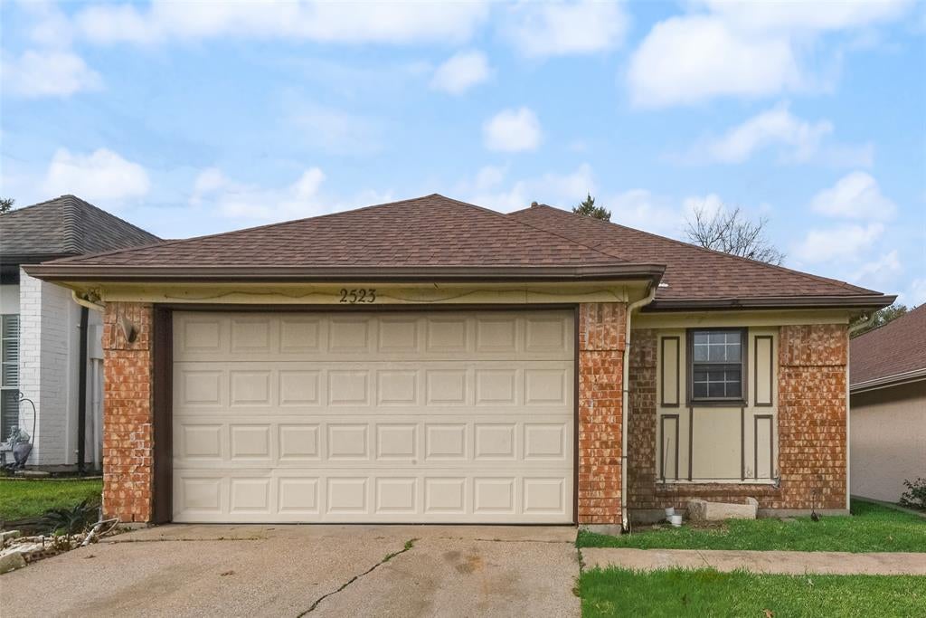 2523 Beverly Hills Ln, Mesquite, TX 75150