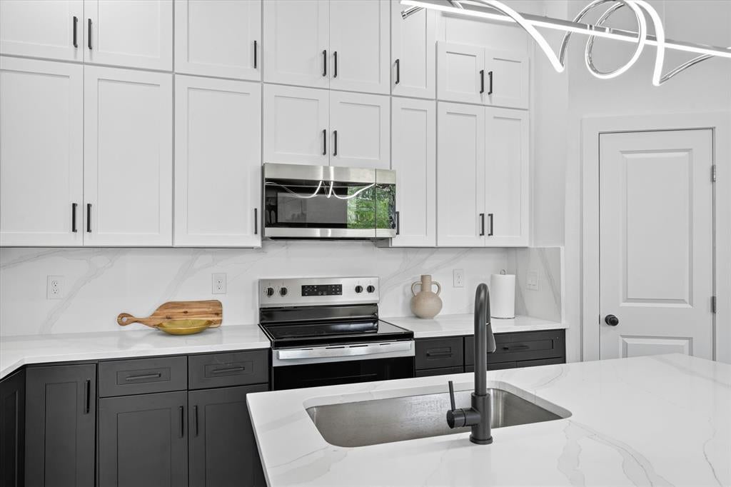 520 AND 522 Woodbine Ave, Dallas, TX 75203 photo