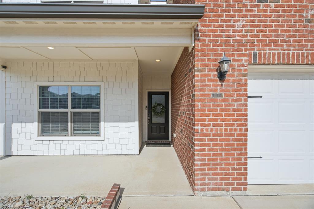 364 Ridgeland Oaks Dr, Fort Worth, TX 76120 photo