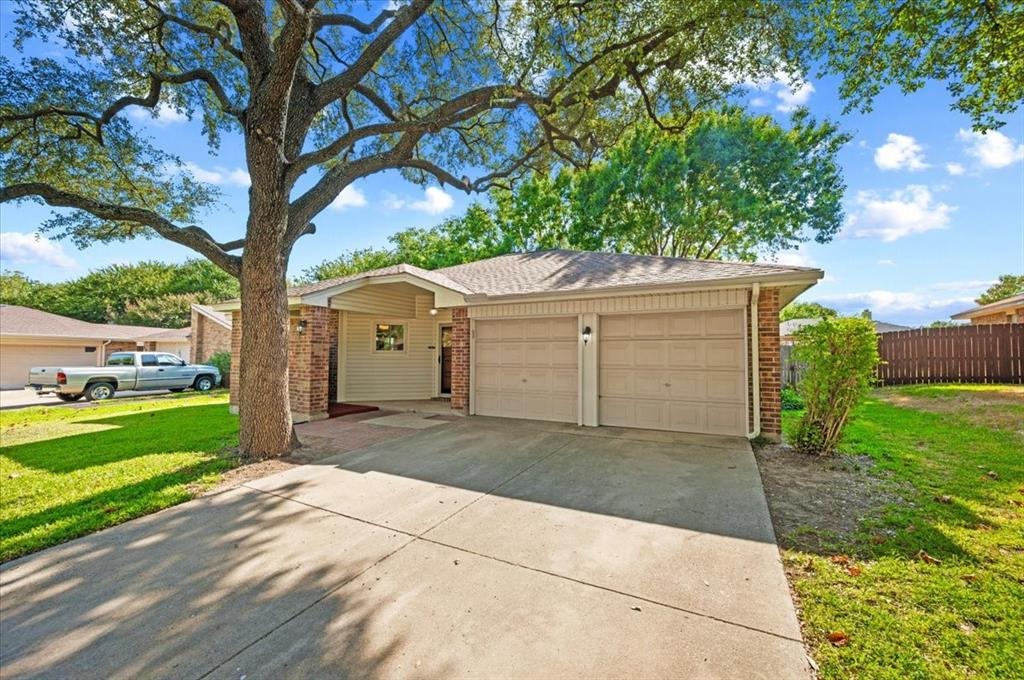 424 Grand Meadow Dr, Fort Worth, TX 76108 photo