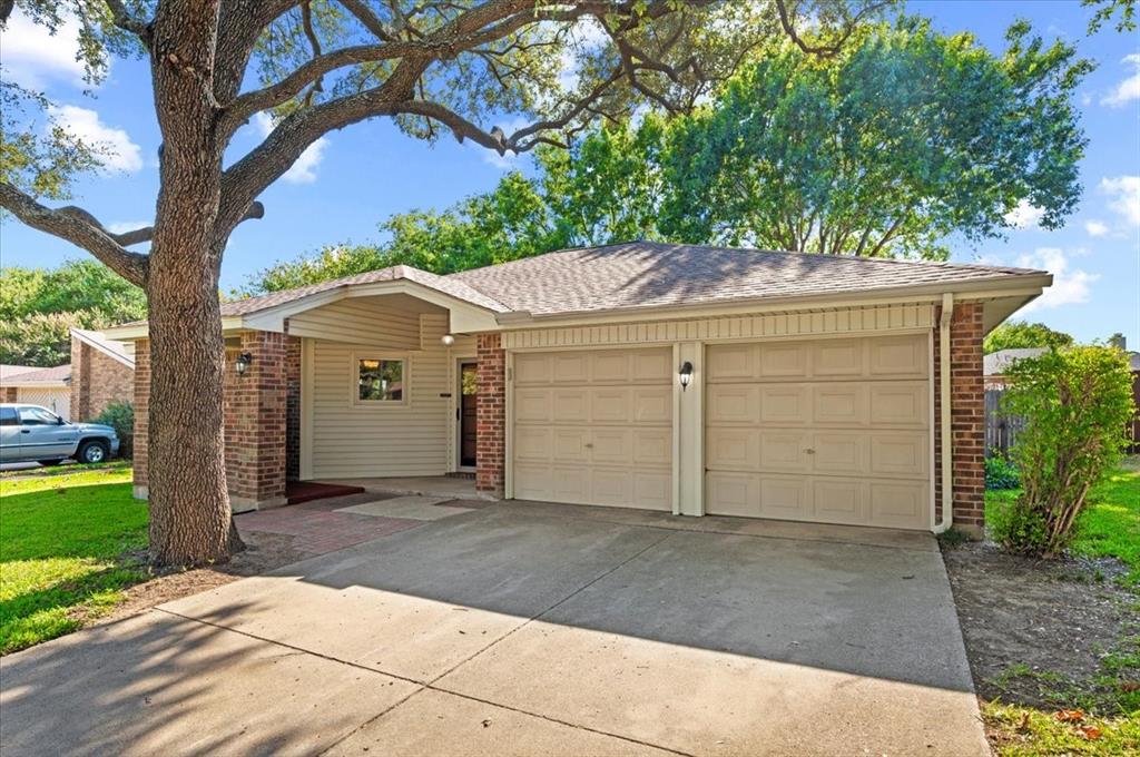 424 Grand Meadow Dr, Fort Worth, TX 76108 photo