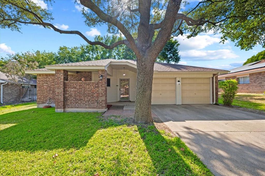 424 Grand Meadow Dr, Fort Worth, TX 76108 photo