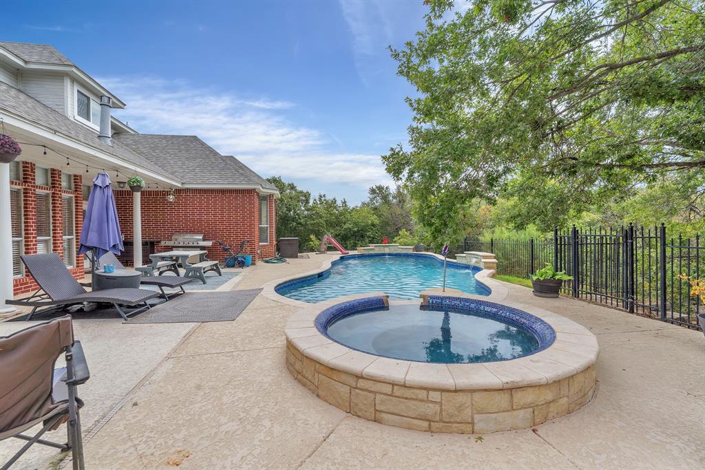 333 Coach House Cir, Fort Worth, TX 76108 photo