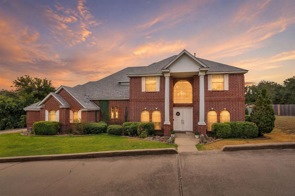 333 Coach House Cir, Fort Worth, TX 76108