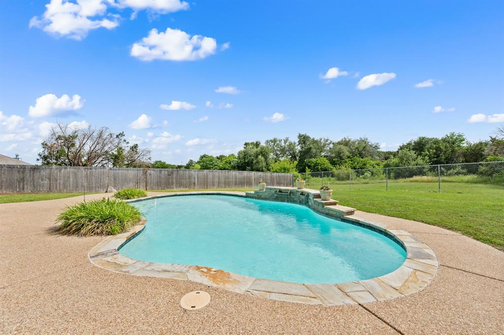 4000 Goliad Dr, Granbury, TX 76048 photo