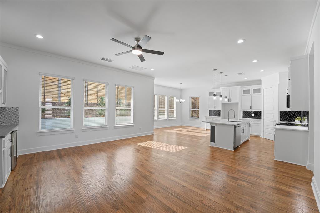 1320 Compton St, Dallas, TX 75203 photo