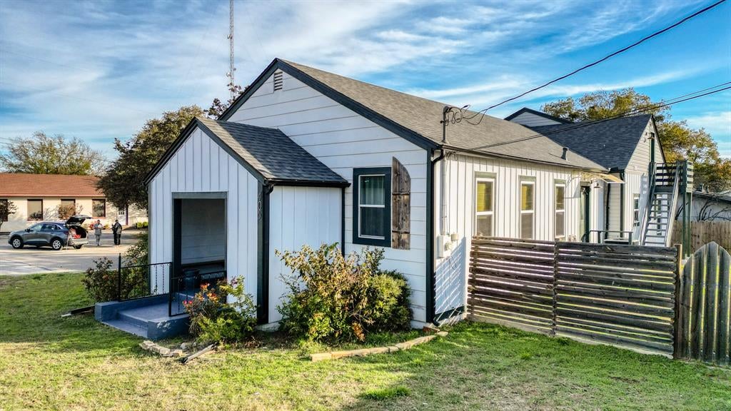 405 Bowie Dr, Weatherford, TX 76086