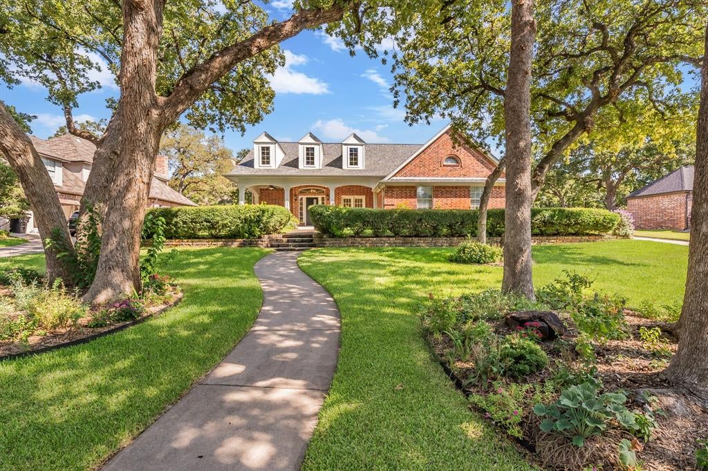 2802 Yorkshire Ln, Southlake, TX 76092