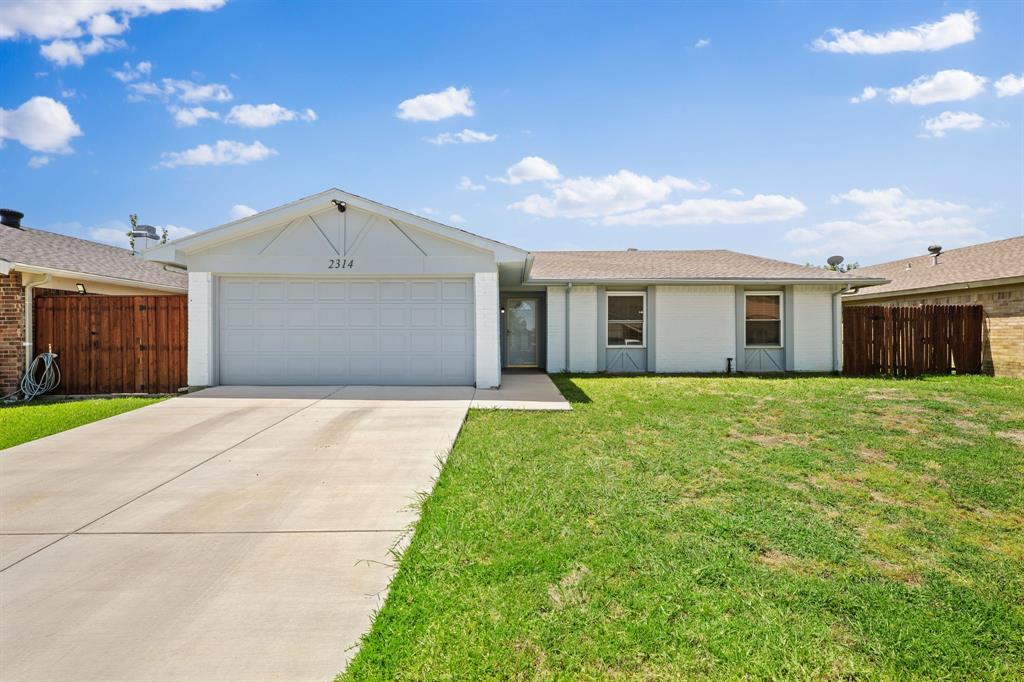 2314 Benbrook Dr, Carrollton, TX 75007