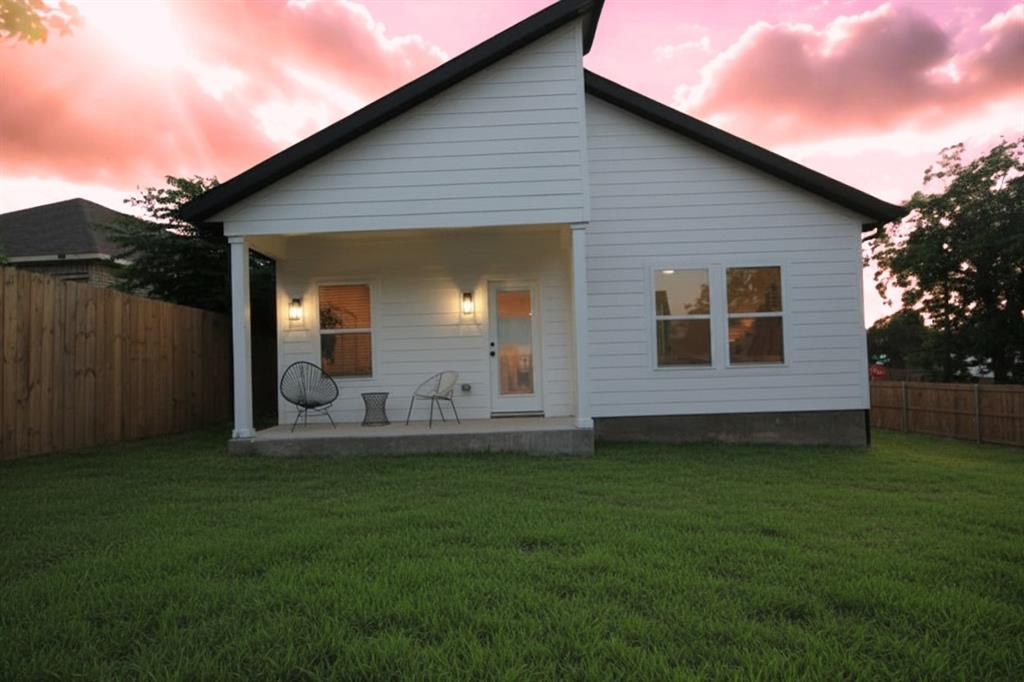 5824 Plum Dale Rd, Dallas, TX 75241 photo