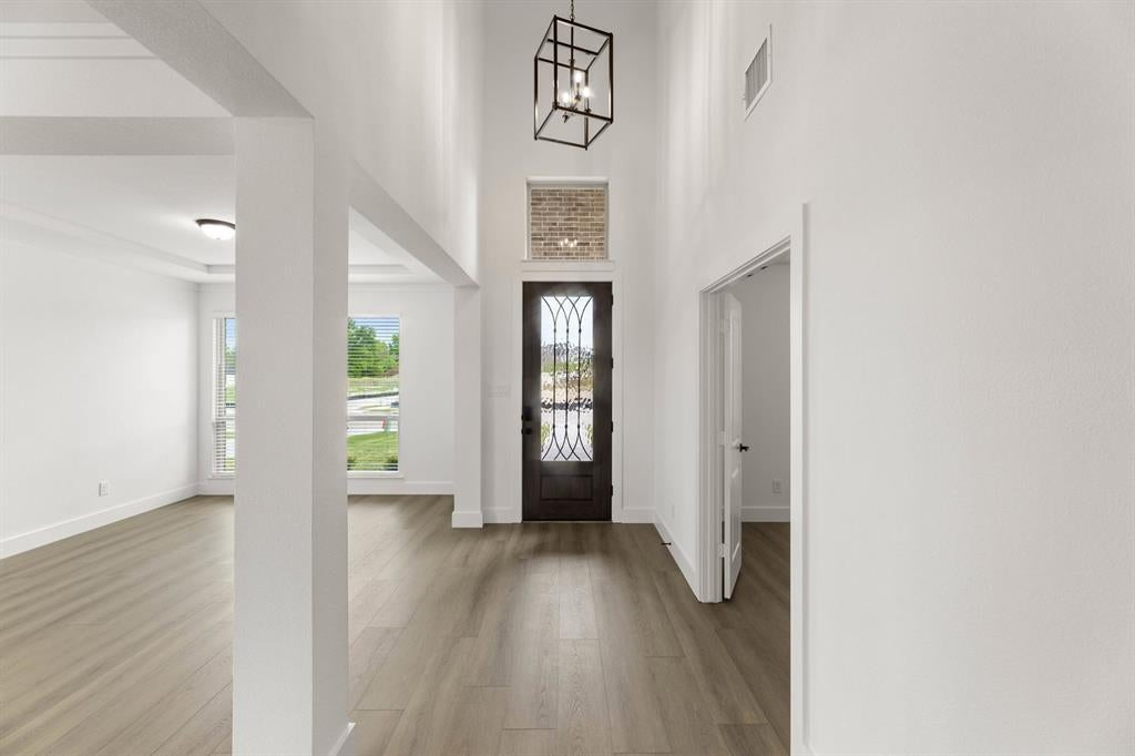411 Hidden Lake Dr, Desoto, TX 75115 photo