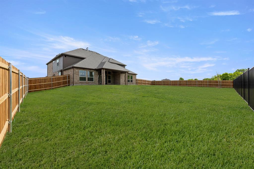 411 Hidden Lake Dr, Desoto, TX 75115 photo