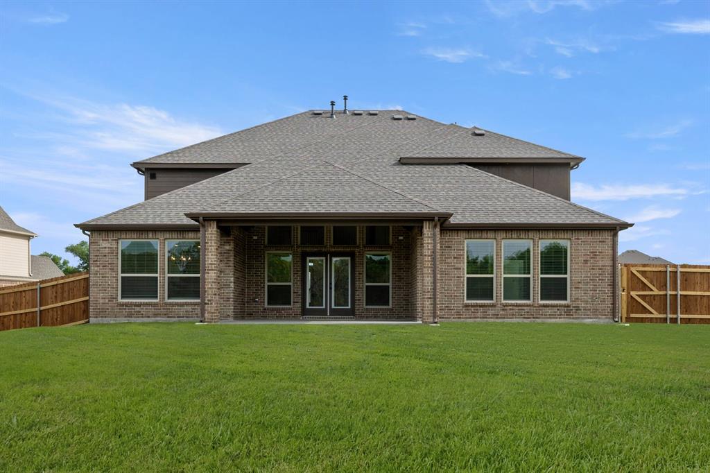 411 Hidden Lake Dr, Desoto, TX 75115 photo