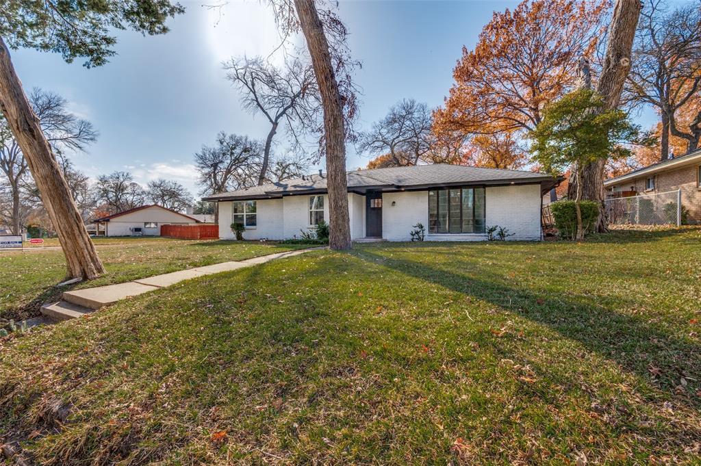1241 Springbrook Dr, Desoto, TX 75115
