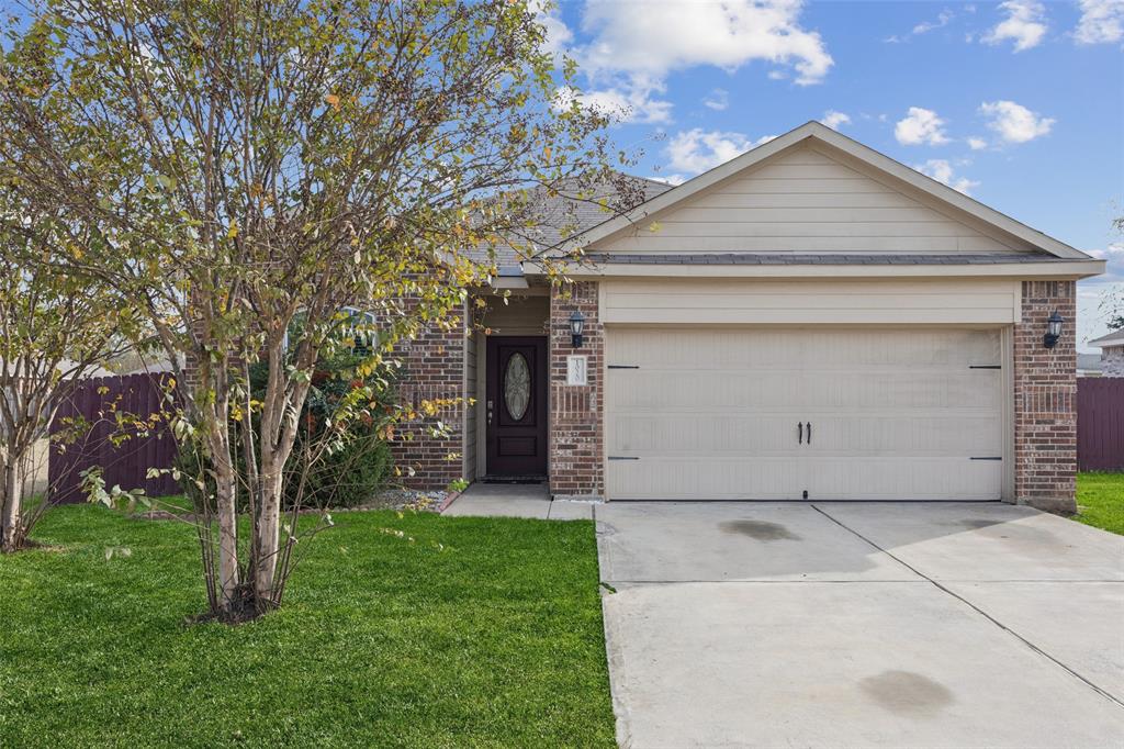 1020 Walnut Ridge Dr, Hutchins, TX 75141