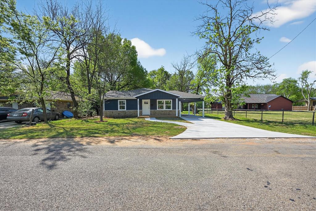 2009 W Sherman St, Paris, TX 75460 photo
